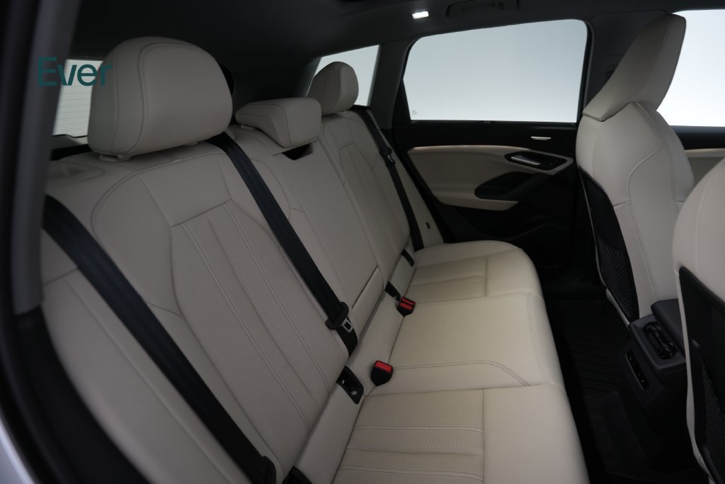Used 2025 Audi Q6 e-tron Premium Plus AWD/4WD image 5