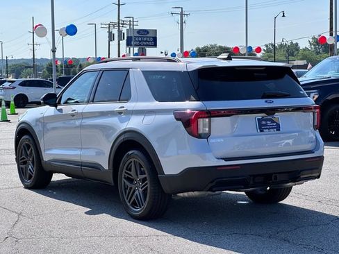 Certified 2026 Ford Explorer ST-Line w/ ST-Line Street Pack AWD/4WD image 5