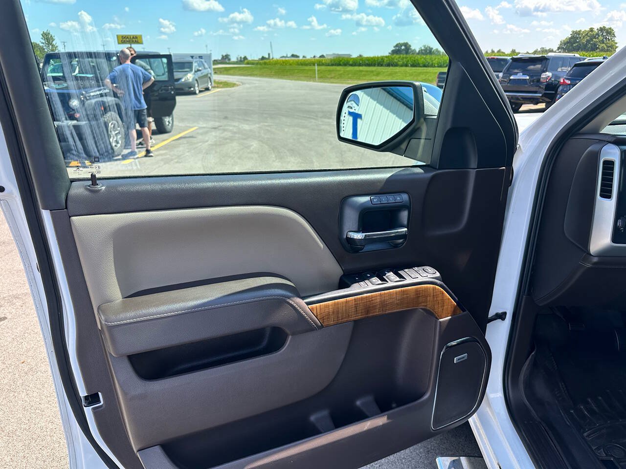 Used 2018 GMC Sierra 1500 SLT w/ SLT Premium Package AWD/4WD image 11
