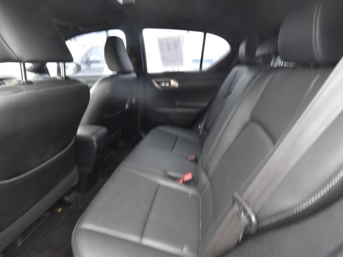 Used 2015 Lexus CT 200h w/ Navigation Package FWD image 9