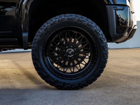 Used 2025 GMC Sierra 2500 Denali Ultimate AWD/4WD image 12