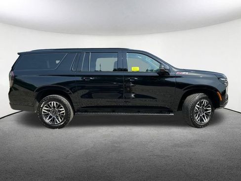 Certified 2026 Chevrolet Suburban Z71 w/ Comfort Package AWD/4WD image 15