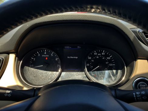 Used 2019 Nissan Rogue SV FWD image 27