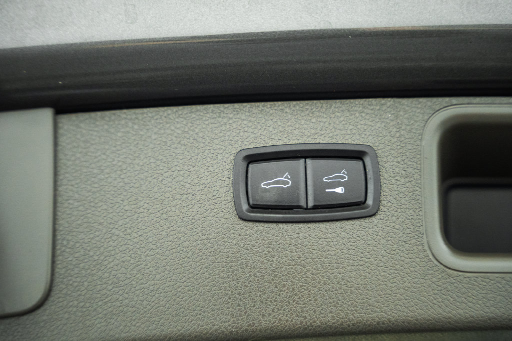 Used 2016 Porsche Macan S AWD/4WD image 17