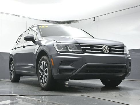Used 2019 Volkswagen Tiguan SE w/ Panoramic Sunroof Package AWD/4WD image 33