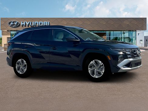 Certified 2025 Hyundai Tucson Blue AWD/4WD image 10