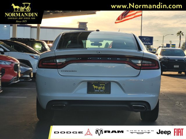 Used 2019 Dodge Charger SXT RWD image 4