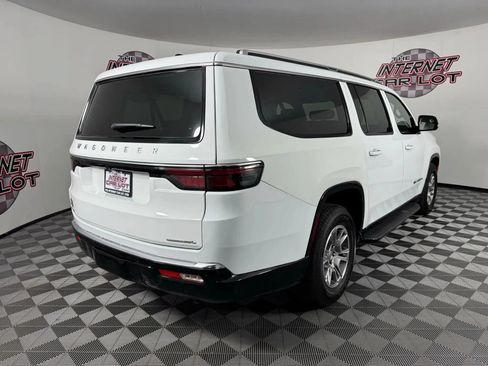 Used 2024 Jeep Wagoneer L 4WD w/ HD Trailer Tow Package image 7