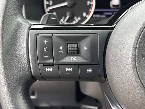 Used 2023 Nissan Rogue SV image 40