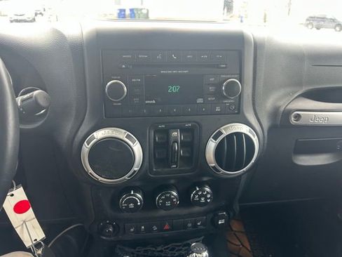 Used 2013 Jeep Wrangler Unlimited Rubicon w/ Dual Top Group image 22