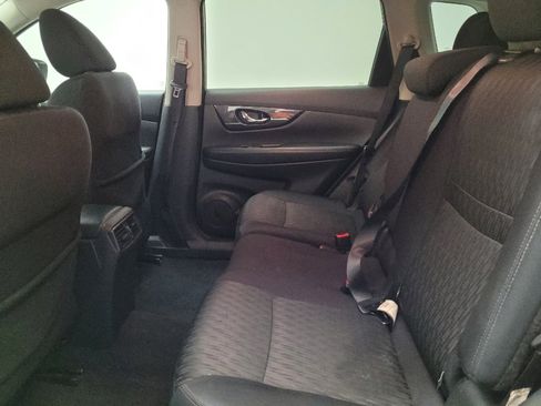 Used 2018 Nissan Rogue SV w/ Sun & Sound Touring Package AWD/4WD image 18