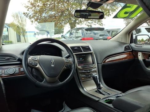 Used 2015 Lincoln MKX AWD w/ Equipment Group 102A image 9