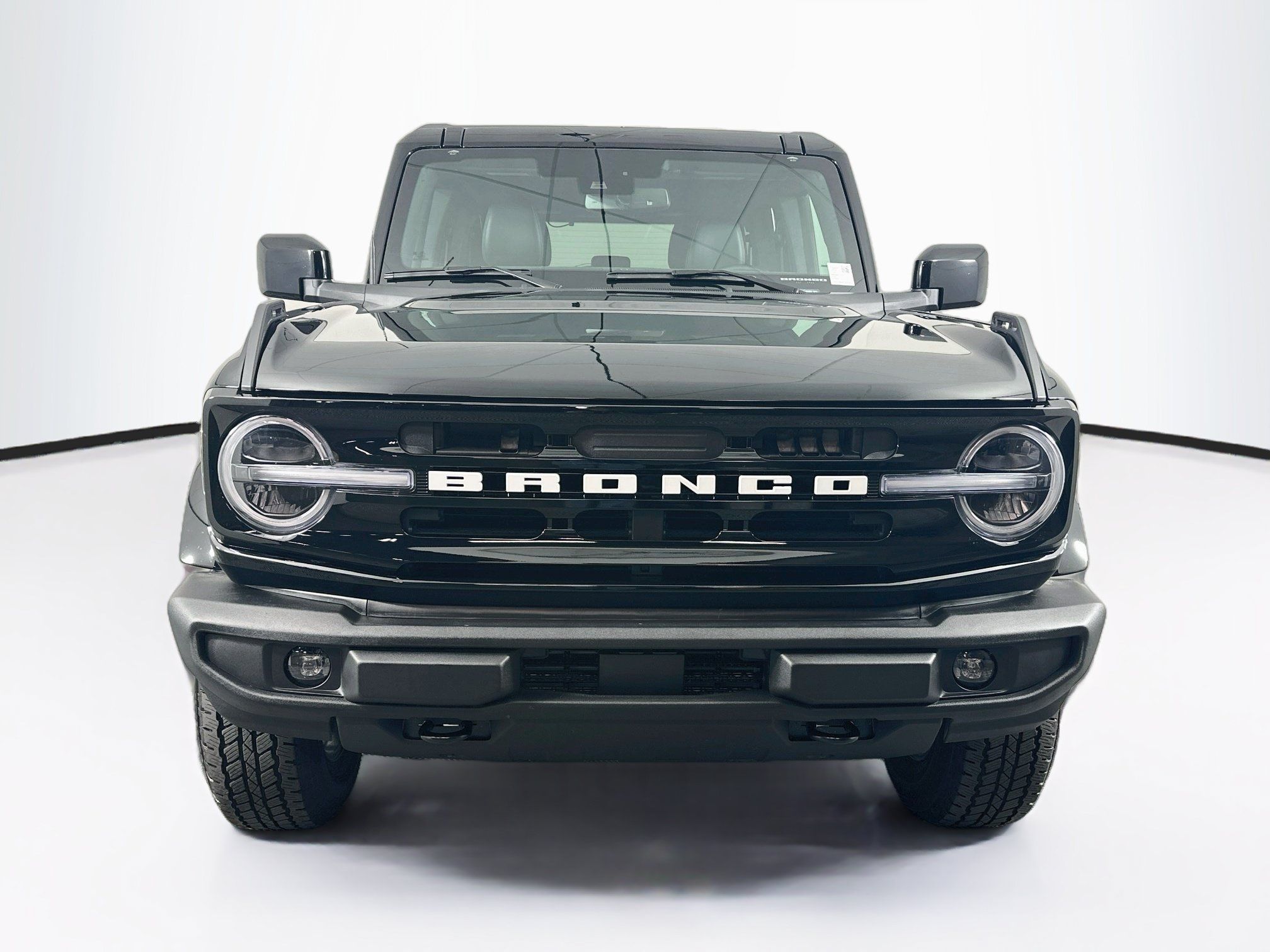 Used 2025 Ford Bronco Outer Banks AWD/4WD image 2