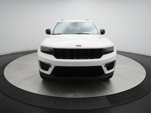 Used 2023 Jeep Grand Cherokee Limited w/ Black Appearance Package image 11