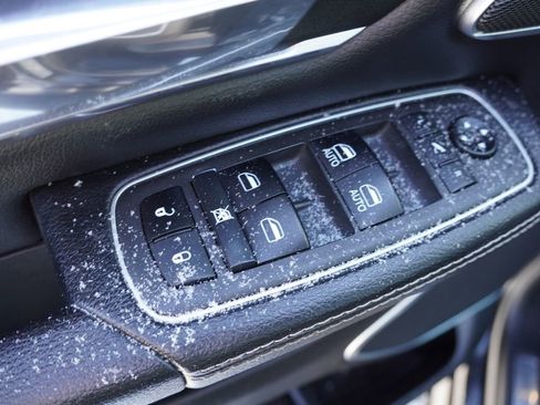 Certified 2021 RAM 1500 Laramie image 23