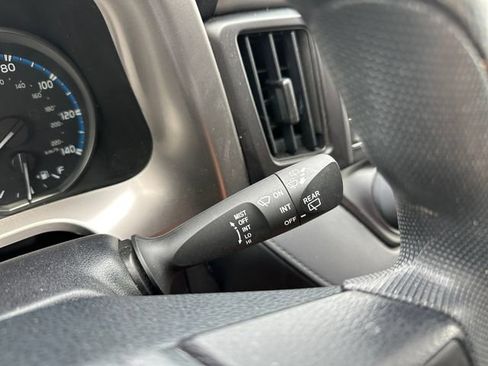 Used 2018 Toyota RAV4 LE FWD image 22