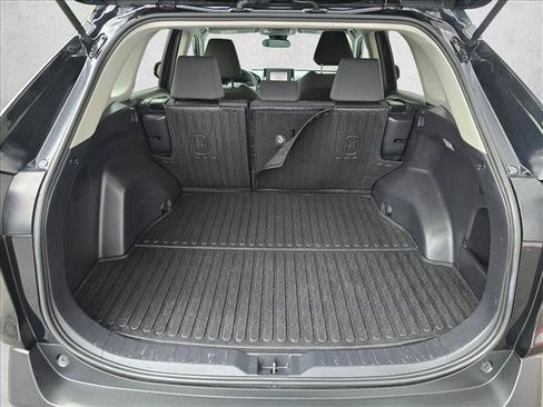 Used 2021 Toyota RAV4 XLE AWD/4WD image 7