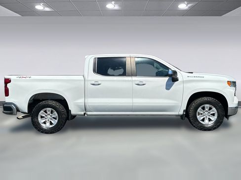 Used 2024 Chevrolet Silverado 1500 LT AWD/4WD image 7