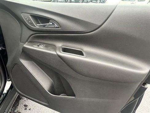 Used 2022 Chevrolet Equinox LT image 24