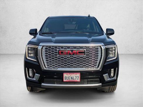 Used 2021 GMC Yukon Denali w/ Denali Premium Package image 2