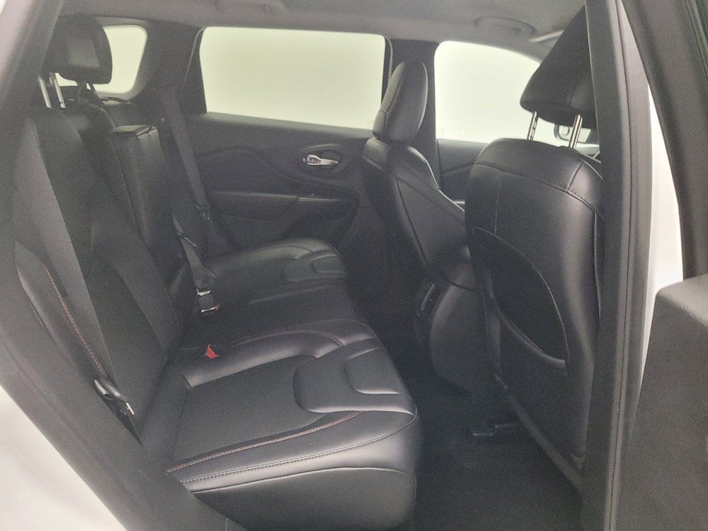 Used 2021 Jeep Cherokee Trailhawk AWD/4WD image 19