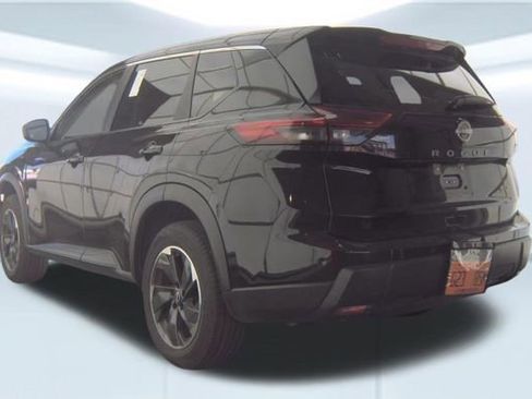 Used 2024 Nissan Rogue SV FWD image 10