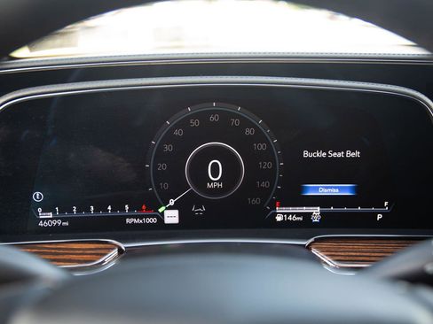 Used 2022 Cadillac Escalade Premium Luxury image 13