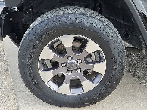 Used 2020 Jeep Wrangler Unlimited Sahara image 13