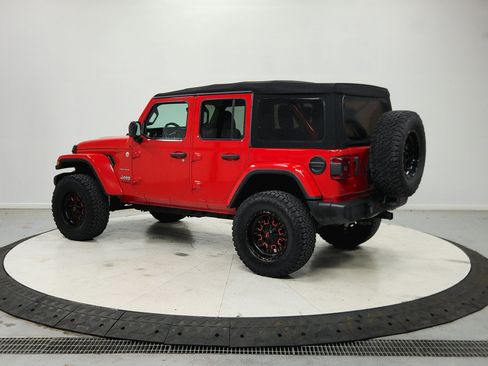 Used 2020 Jeep Wrangler Unlimited Sahara AWD/4WD image 6