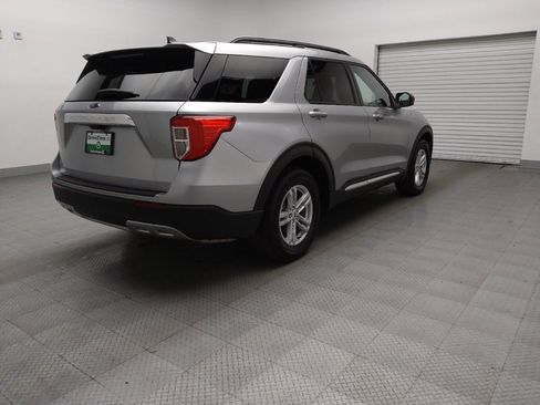 Used 2024 Ford Explorer XLT w/ Equipment Group 202A image 9
