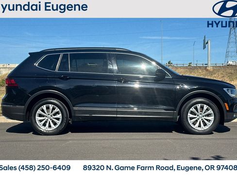 Used 2018 Volkswagen Tiguan SE FWD image 2