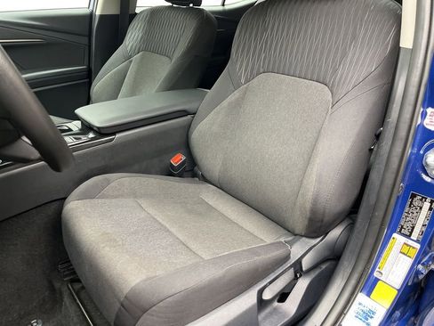Used 2025 Toyota Camry LE FWD image 18