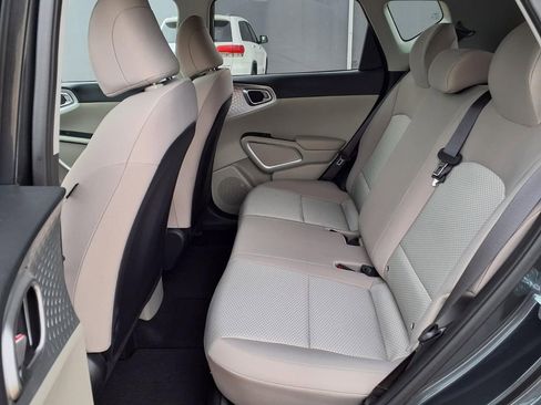 Certified 2023 Kia Soul LX w/ LX Technology Package FWD image 11