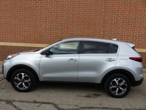 Used 2020 Kia Sportage LX AWD/4WD image 7