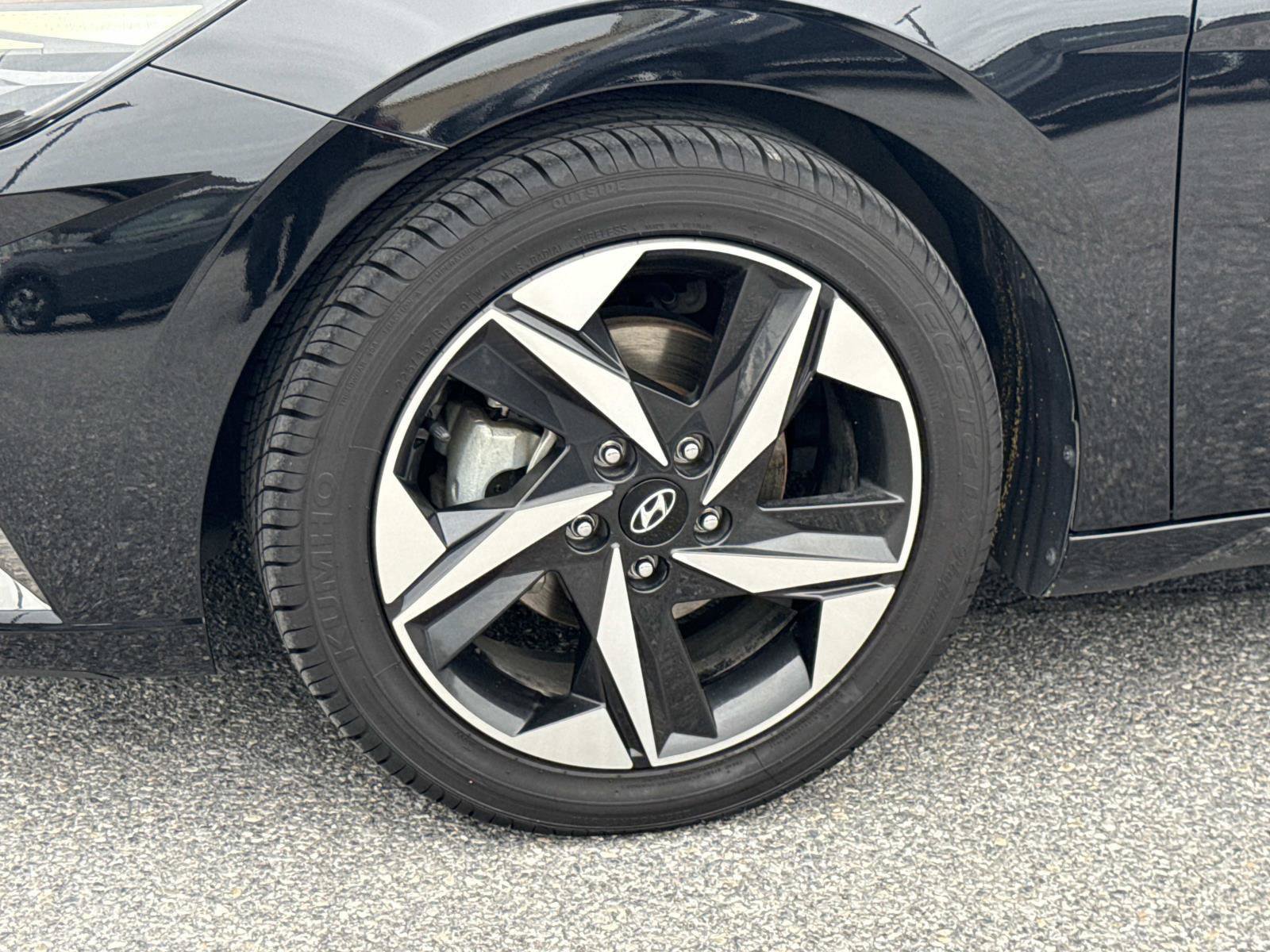 Certified 2022 Hyundai Elantra Limited FWD image 30