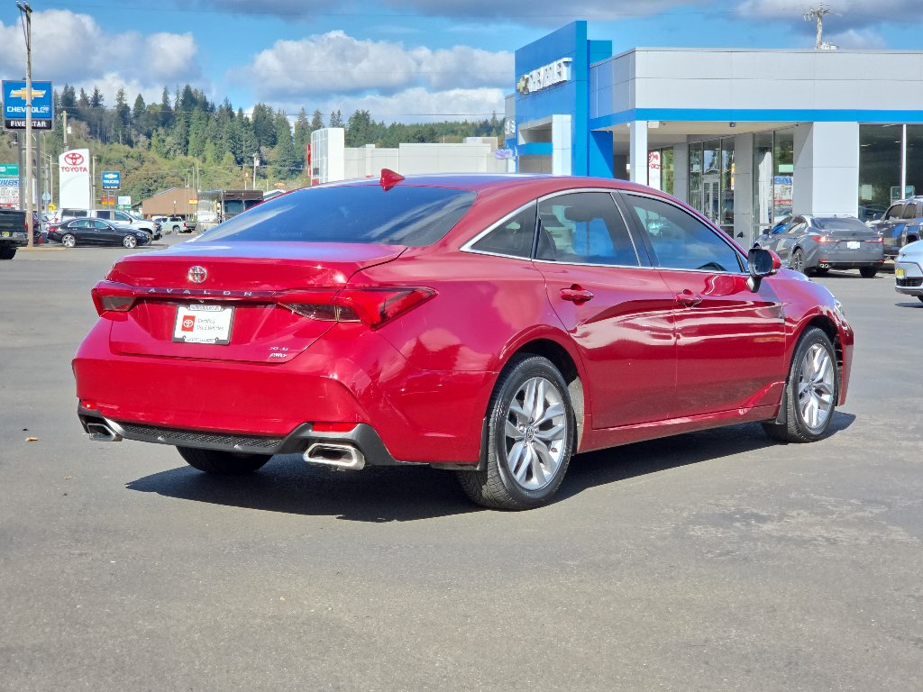 Certified 2021 Toyota Avalon XLE w/ Moonroof Package AWD/4WD image 5