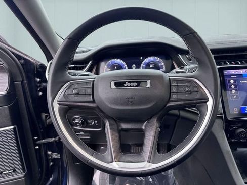 Used 2023 Jeep Grand Cherokee L Limited w/ Luxury Tech Group II image 17