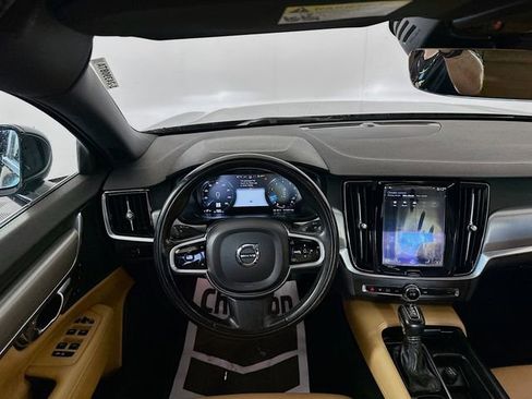 Used 2017 Volvo S90 T6 Momentum w/ Vision Package image 24