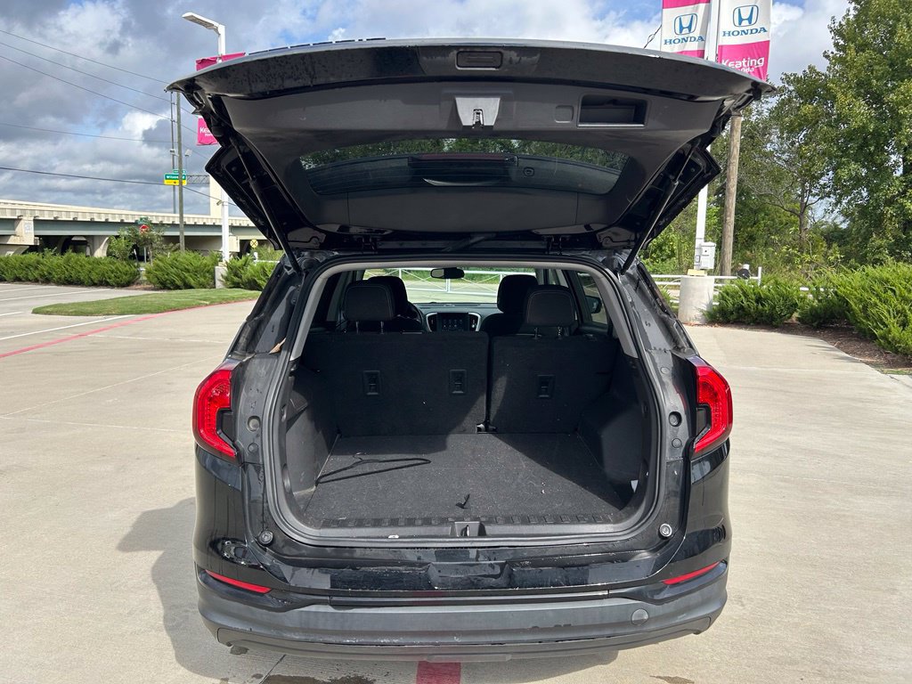 Used 2022 GMC Terrain SLE w/ Driver Convenience Package FWD image 5