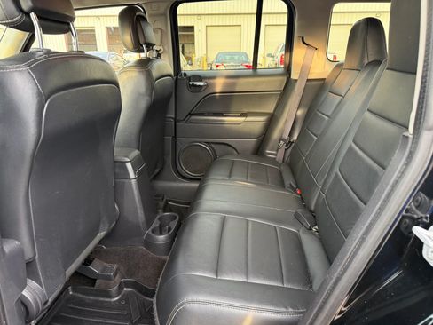 Used 2017 Jeep Patriot High Altitude AWD/4WD image 21