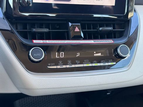Used 2025 Toyota Corolla LE image 19