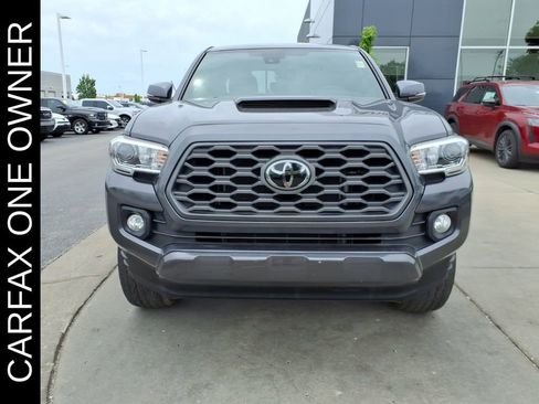 Used 2022 Toyota Tacoma TRD Sport w/ Technology Package AWD/4WD image 3