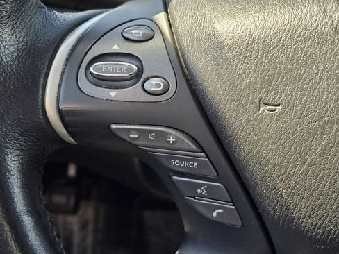 Used 2020 Nissan Pathfinder SL AWD/4WD image 12
