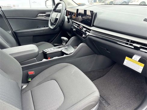 New 2026 Kia Sportage LX image 16