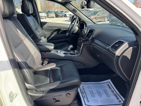 Used 2021 Jeep Grand Cherokee Limited w/ Premium Lighting Group image 11