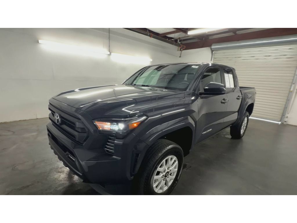 Used 2024 Toyota Tacoma SR5 RWD image 4