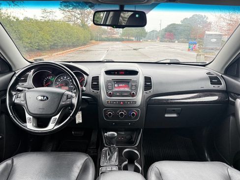 Used 2015 Kia Sorento LX image 6