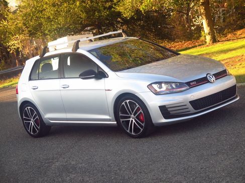 Used 2017 Volkswagen GTI Sport image 19