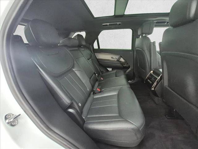 Used 2025 Land Rover Range Rover Sport SE AWD/4WD image 24