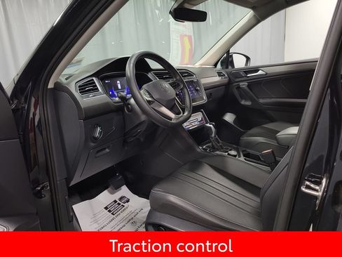 Used 2024 Volkswagen Tiguan SE AWD/4WD image 12